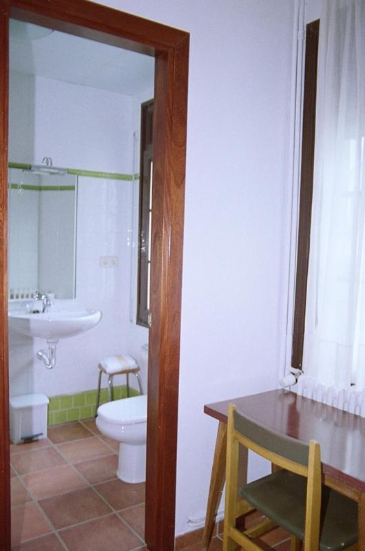 Hostal Fondevila Bohi Exterior photo